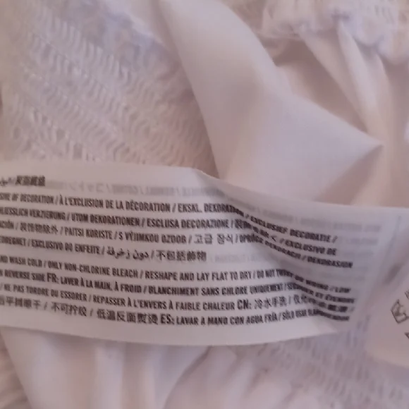 Hollister White Blouse with Pink Floral Embroidery - Picture 8 of 10